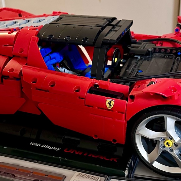 Sold LEGO Technic Ferrari Daytona SP3 42143, Race Car Model Building Kit, - Picture 7 of 11